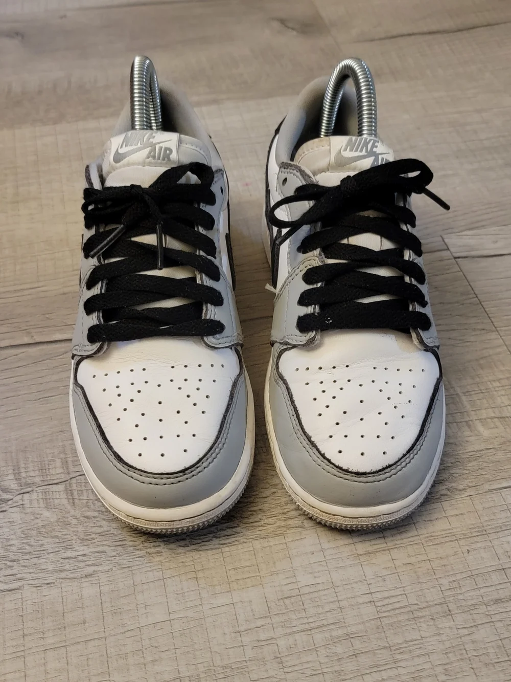 Nike Air Men's Low-Top Sneakers in White and Gray